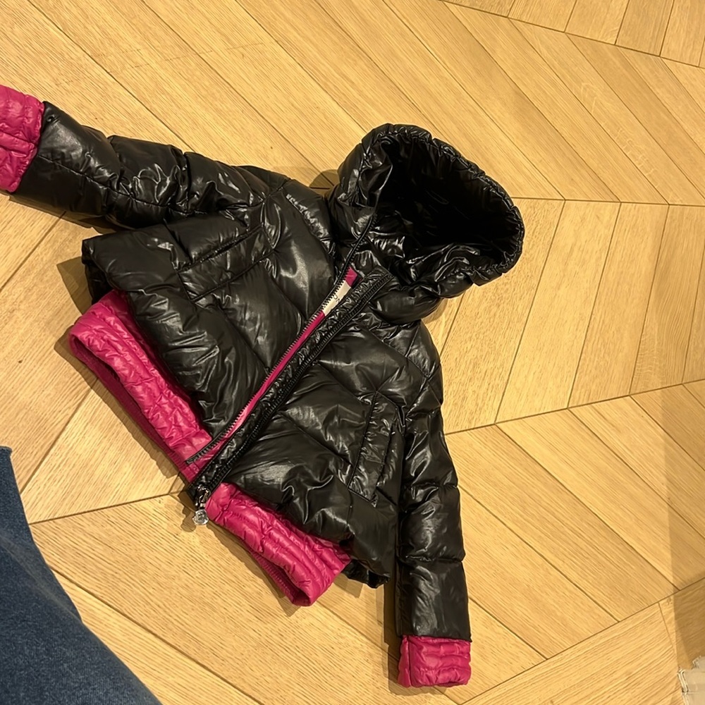 Moncler Girls 2 tone puffer in Black pink size 4
